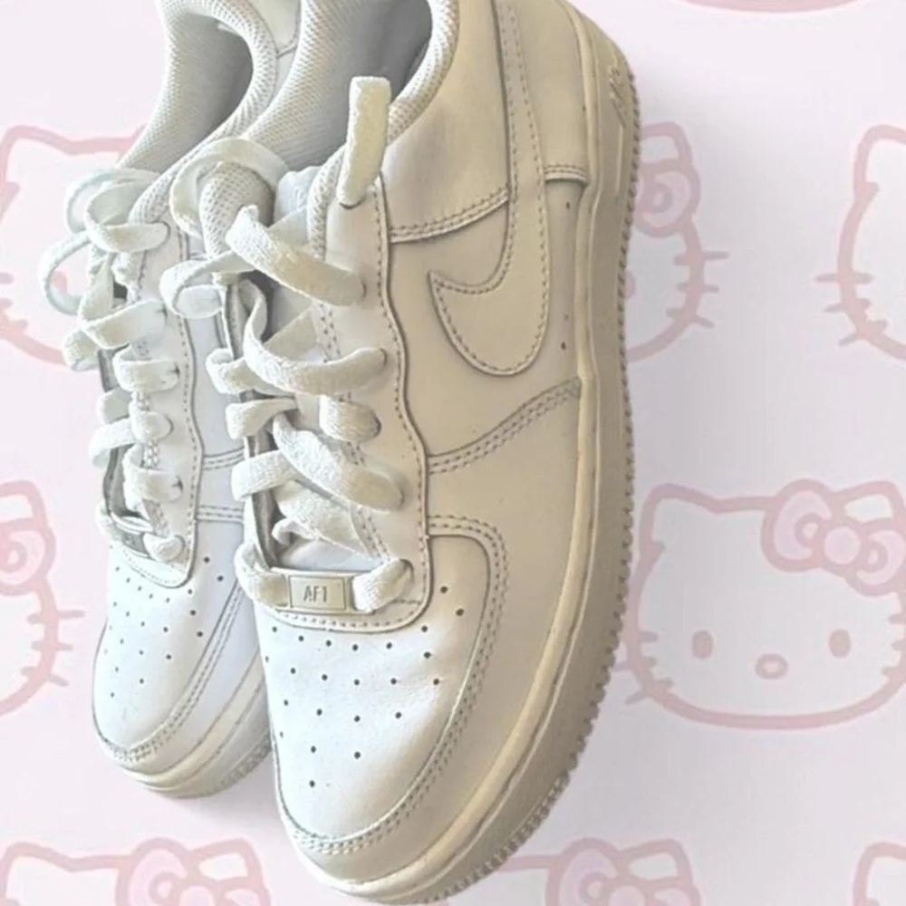 Nike Air Force 1 white trainers Size 5Y 23.5 cm